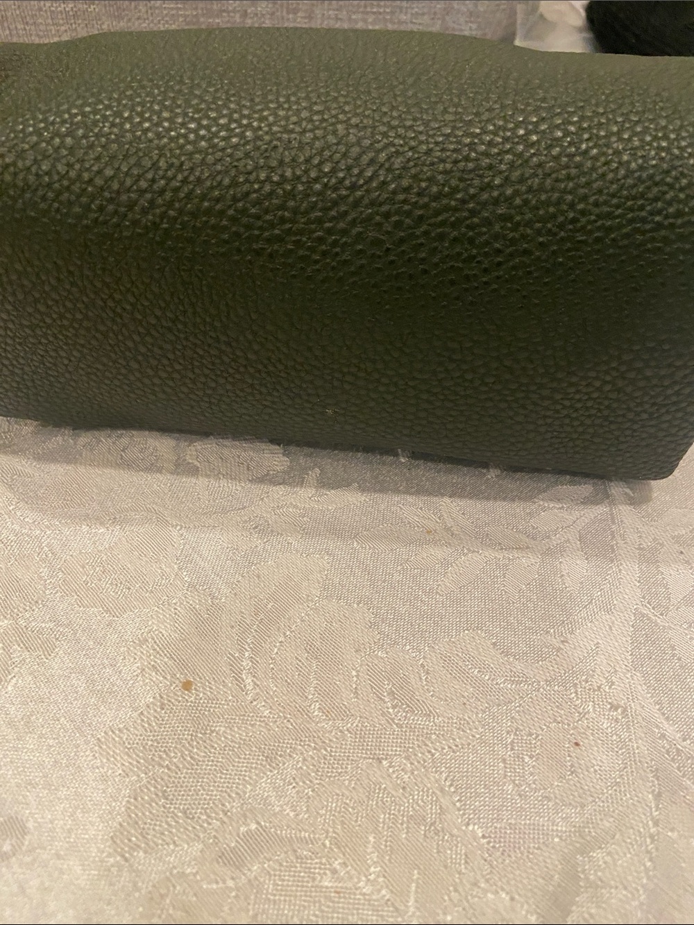 Versace Green Leather Travel Toiletry Pouch
UNISEX 4/8 - Picture 8 of 10